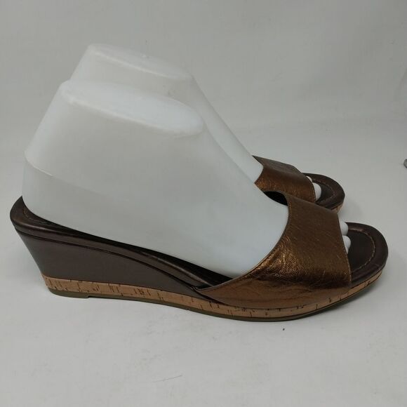 TALBOTS WEDGE SANDAL. CORK AND BRONZE. SIZE 10 B. - Picture 6 of 14